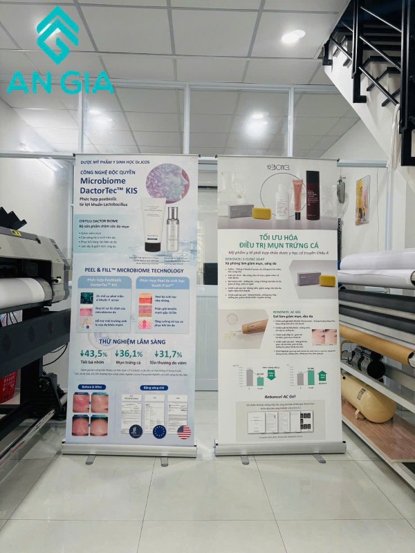 Standee cuốn nhôm cao cấp độ bền cao tại xưởng In An Gia